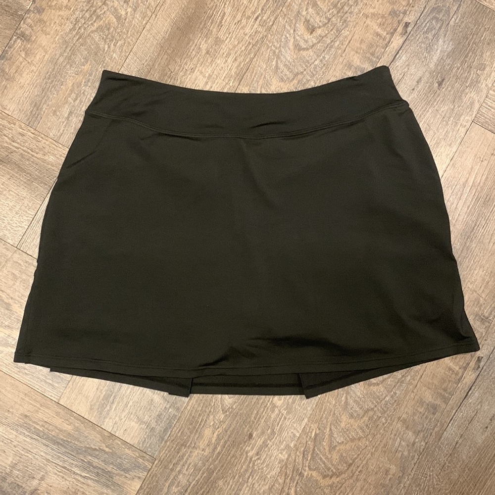 Skort - Picture 2 of 4